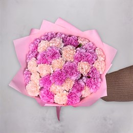 Букет цветов из пышных диантусов, 35 шт