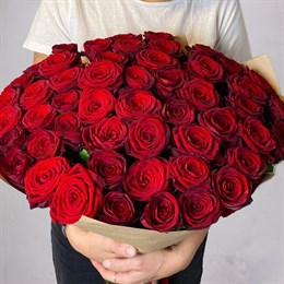 Букет цветов 51 роза "Ред Наоми"