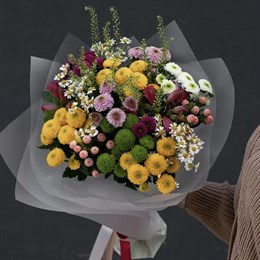Букет цветов "Полевой" из ромашек и хризантем Сантини